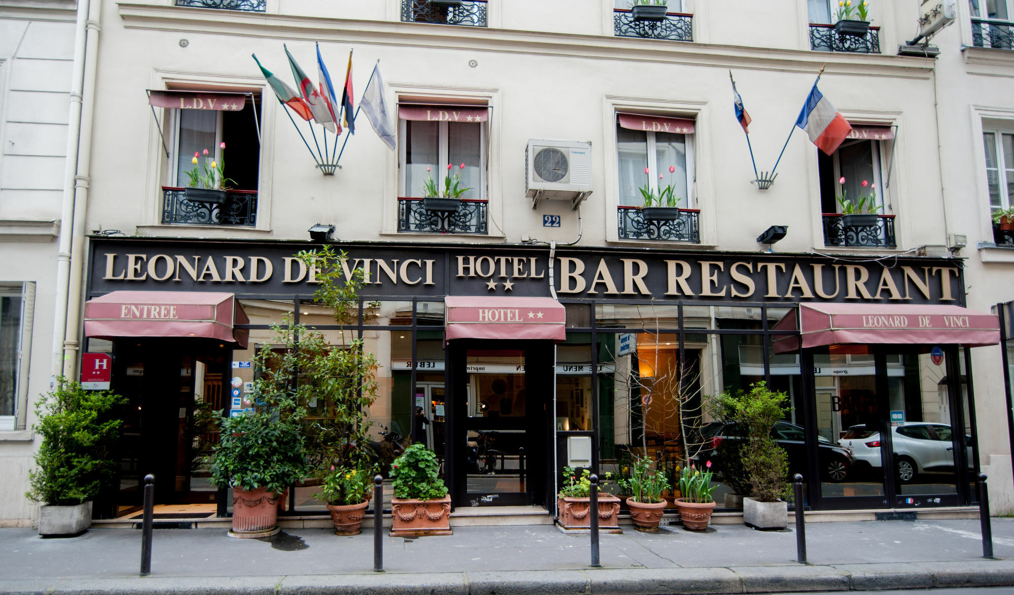 Hotel Leonard De Vinci Paris Exterior photo